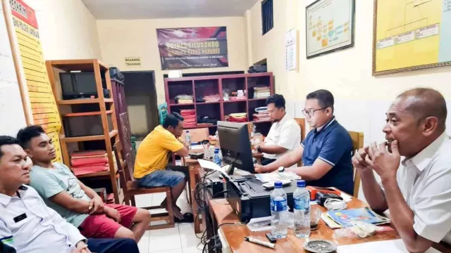 Resahkan Pemudik, 2 Calo Tiket Kapal Feri Pelabuhan Jangkar Ditangkap - GenPI.co