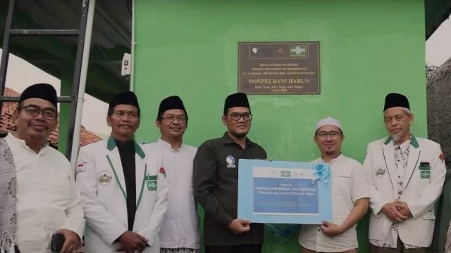 Manuver Mulia Danone Indonesia untuk Bantu Warga Pesantren di Jabar - GenPI.co
