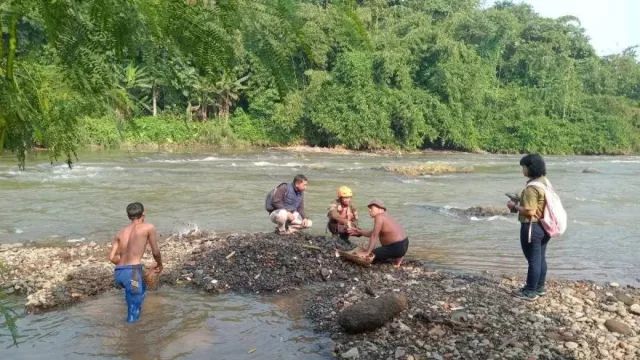 Air Sungai Ciliwung di Bogor Berbusa, DLH Ungkap Penyebabnya - GenPI.co Air Sungai Ciliwung di Bogor Berbusa, DLH Ungkap Penyebabnya - GenPI.co