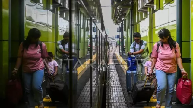 Demo Hari Buruh, Daop 1 Jakarta Ubah Operasional 12 Perjalanan Kereta Api, Ini Daftarnya - GenPI.co