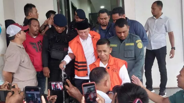 Jaksa KPK Dakwa Abdul Ghani Kasuba Terima Gratifikasi Rp 100 Miliar - GenPI.co