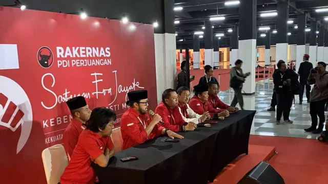 PDIP Bentuk Tim Pemenangan Pilkada 2024, Adian Napitupulu: Kami Terbuka Koalisi - GenPI.co