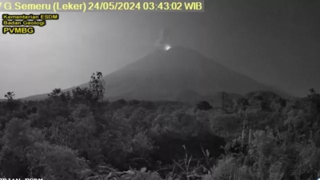 Tetap Waspada! Gunung Semeru Erupsi 130 Detik - GenPI.co