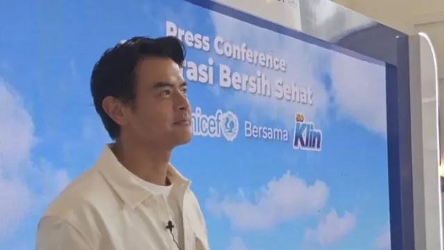 Dion Wiyoko Ajak Orang Tua Ikut Aksi Sanitasi di Sekolah - GenPI.co