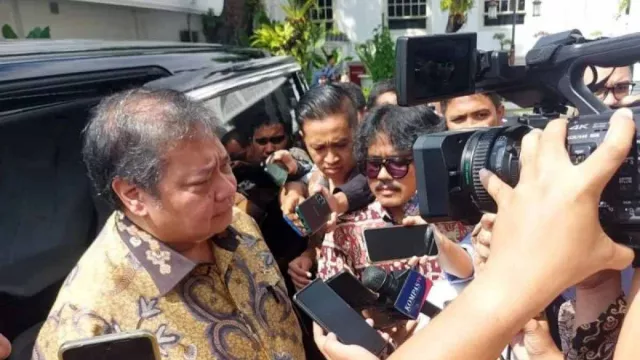 Pilkada 2024, Airlangga Hartarto: Ridwan Kamil Akan Dengar Pertimbangan Golkar - GenPI.co Pilkada 2024, Airlangga Hartarto: Ridwan Kamil Akan Dengar Pertimbangan Golkar - GenPI.co