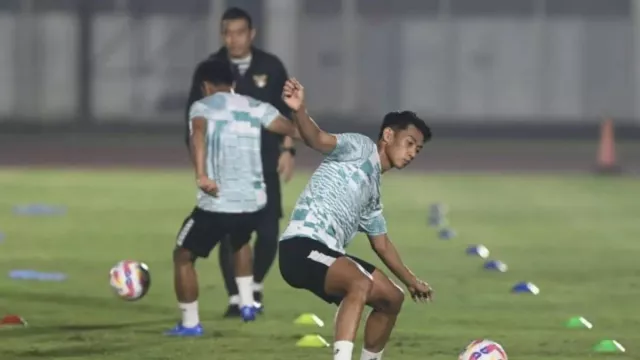 Habis Dipanggil Timnas, Persebaya Surabaya Langsung Kontrak Malik Risaldi - GenPI.co