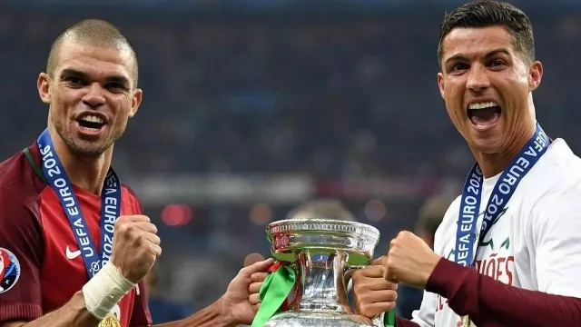 Euro 2024: Jelang Portugal vs Ceko, Ronaldo Berpotensi Pecahkan Rekor - GenPI.co Euro 2024: Jelang Portugal vs Ceko, Ronaldo Berpotensi Pecahkan Rekor - GenPI.co
