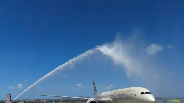Etihad Airways Rayakan Peresmian Rute Penerbangan Langsung ke Bali - GenPI.co