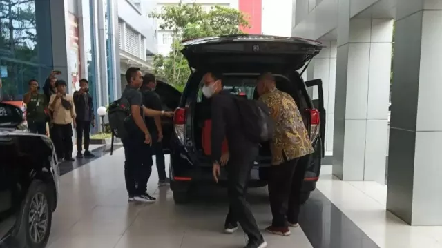 KPK Geledah RSUD Wongsonegoro Semarang Selama 7 Jam - GenPI.co