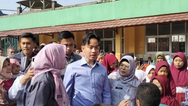 Uji Coba Makan Bergizi Gratis, Gibran: Untuk Generasi Penerus, Tidak Boleh Pelit - GenPI.co Uji Coba Makan Bergizi Gratis, Gibran: Untuk Generasi Penerus, Tidak Boleh Pelit - GenPI.co