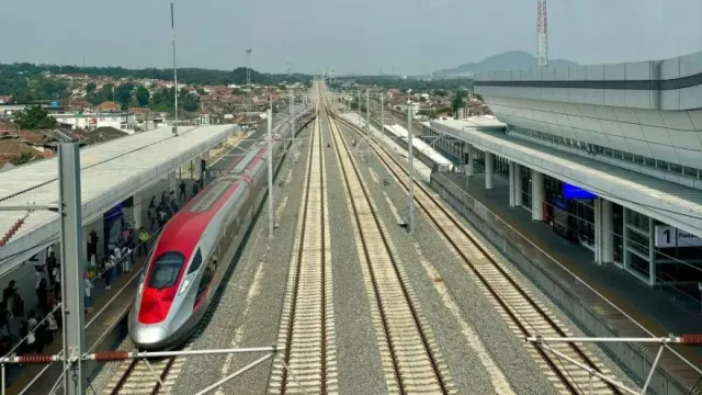 Stasiun Karawang Bisa Beroperasi Awal 2025, KCIC: Bisa Naik Turun ...