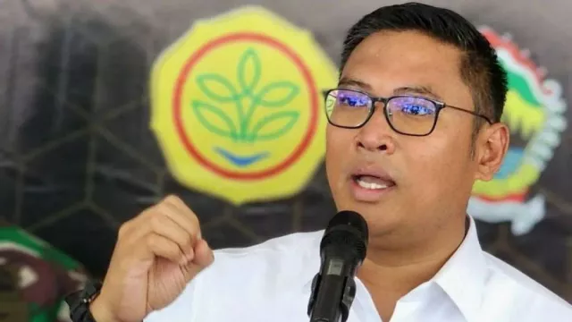 Baliho Bergambar Dirinya Masih Banyak Terpasang, Sudaryono: Daripada Bayar Lagi - GenPI.co Baliho Bergambar Dirinya Masih Banyak Terpasang, Sudaryono: Daripada Bayar Lagi - GenPI.co