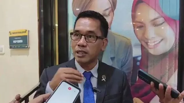Miris! Judi Online Jadi Penyebab Perceraian di Cirebon - GenPI.co Miris! Judi Online Jadi Penyebab Perceraian di Cirebon - GenPI.co