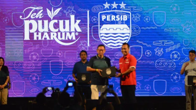 Gandeng Teh Pucuk Harum Jadi Sponsor, Persib Bandung Kian Semangat Jelang Liga 1 - GenPI.co