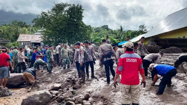 Pencarian Korban Banjir Bandang Ternate Dihentikan Sementara - GenPI.co Pencarian Korban Banjir Bandang Ternate Dihentikan Sementara - GenPI.co