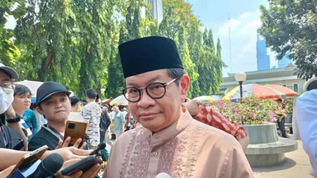 Janji Ridwan Kamil Soal Mobil Curhat, Pramono Anung: Saya dengan Diri Sendiri - GenPI.co Janji Ridwan Kamil Soal Mobil Curhat, Pramono Anung: Saya dengan Diri Sendiri - GenPI.co