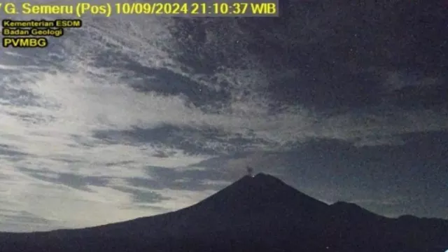 Gunung Semeru Erupsi Lagi, Tinggi Letusan 500 Meter - GenPI.co Gunung Semeru Erupsi Lagi, Tinggi Letusan 500 Meter - GenPI.co