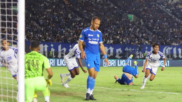 Pelatih PSIS Semarang Bangga Meski Dibungkam Persib Bandung - GenPI.co Pelatih PSIS Semarang Bangga Meski Dibungkam Persib Bandung - GenPI.co