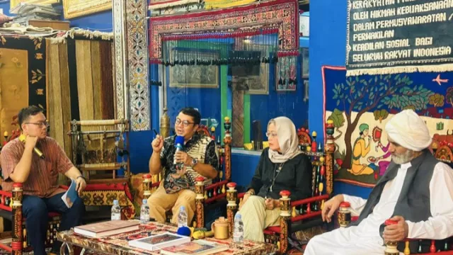 Mengenal Budaya Persia Lewat Karya Seni Permadani Bernilai Tinggi - GenPI.co Mengenal Budaya Persia Lewat Karya Seni Permadani Bernilai Tinggi - GenPI.co