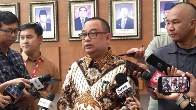 Jokowi Makan Bersama Menteri Kabinet, Ari: Semacam Pertemuan Terakhir - GenPI.co Jokowi Makan Bersama Menteri Kabinet, Ari: Semacam Pertemuan Terakhir - GenPI.co