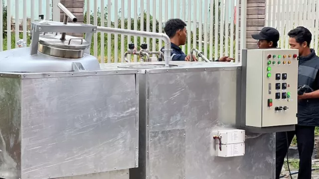 Kolaborasi dengan Universitas Yudharta, BGSKIN Hadirkan Mesin Pirolisis Pertama di Jatim - GenPI.co Kolaborasi dengan Universitas Yudharta, BGSKIN Hadirkan Mesin Pirolisis Pertama di Jatim - GenPI.co