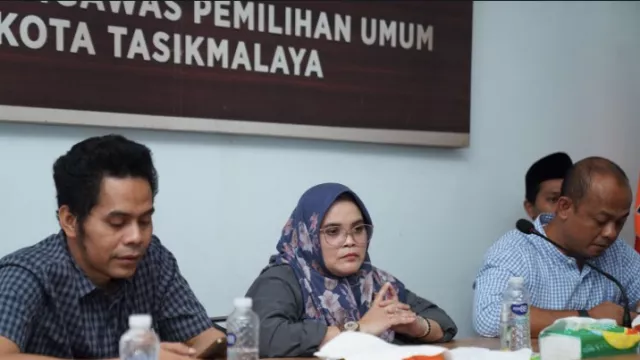 Lolly Pastikan Kesiapan Jajaran Pengawas di Tasikmalaya Jelang Pilkada 2024 - GenPI.co Lolly Pastikan Kesiapan Jajaran Pengawas di Tasikmalaya Jelang Pilkada 2024 - GenPI.co