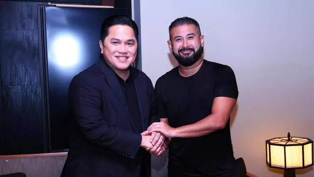 Gandeng Putra Mahkota Johor, Erick Thohir Ingin Sepak Bola ASEAN Mendunia - GenPI.co