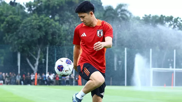 Kalah Saing dengan Ryan Gravenberch di Liverpool, Wataru Endo Minta Dijual - GenPI.co