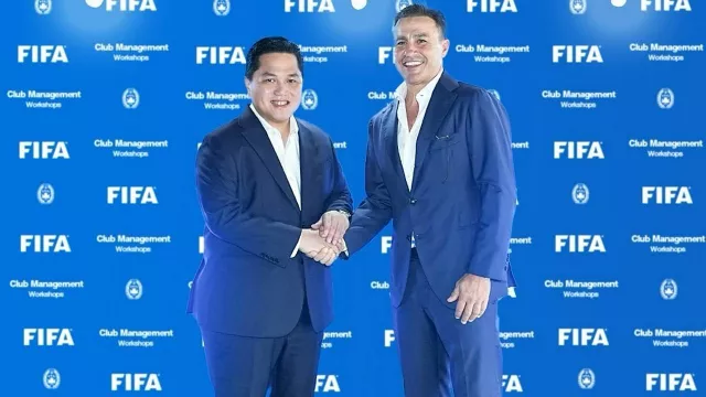 Sambut 3 Legenda Sepak Bola Dunia di Bali, Erick Thohir Semringah - GenPI.co