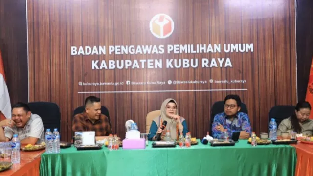 Lolly Suhenty Minta Pengawas Ad Hoc Cermat Tanggapi Surat KPU - GenPI.co