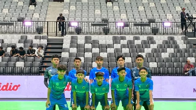 Perjuangan Tim Futsal SMAN 14 Semarang dan SMAN 11 Semarang di AXIS Nation Cup 2024 - GenPI.co