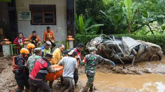 Longsor di Karo Sumatra Selatan, 9 Orang Meninggal dan 1 Hilang - GenPI.co