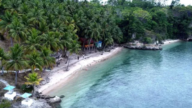 Pantai dan Laut Jadi Favorit, Ini 10 Daerah yang Bakal Didatangi Wisatawan di Akhir Tahun - GenPI.co