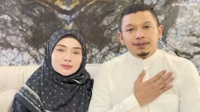 Berangkatkan Isa Zega Umrah, Shella Saukia Minta Maaf - GenPI.co