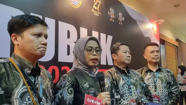 Ketua KPU Jawa Barat Ummi Wahyuni Diberhentikan DKPP Karena Langgar Kode Etik - GenPI.co