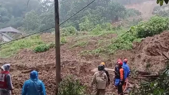 Longsor di Sukabumi, 7 Warga Dilaporkan Hilang Tertimbun Tanah - GenPI.co