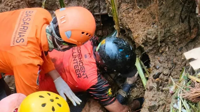 Operasi SAR Longsor di Sukabumi Berakhir, 2 Warga Dinyatakan Hilang - GenPI.co