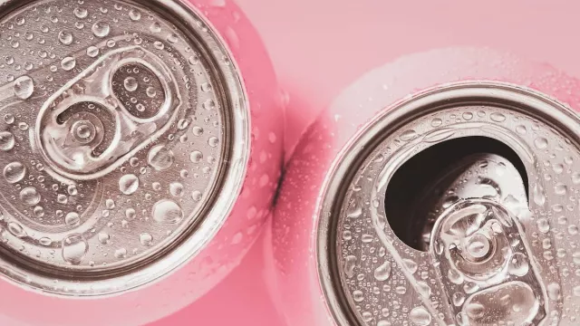 3 Dampak Buruk Terlalu Sering Minum Soda Diet - GenPI.co