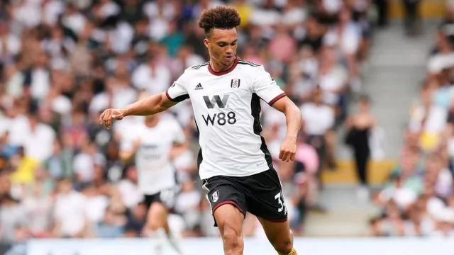 Dilirik Liverpool, Antonee Robinson Ingin Hengkang dari Fulham? - GenPI.co