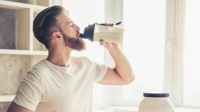 Konsumsi Susu Tinggi Protein untuk Membantu Pembentukan Otot - GenPI.co