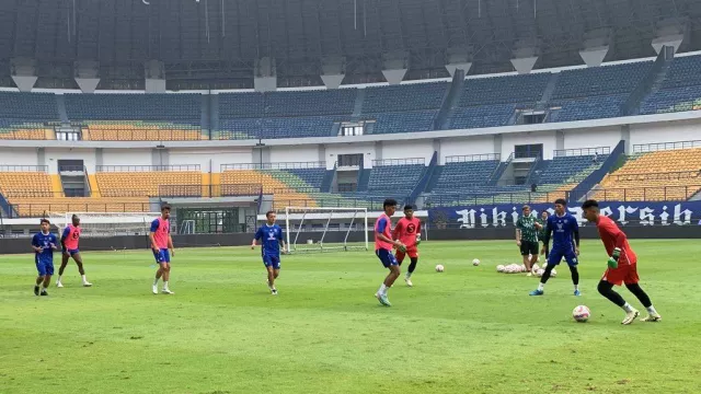 Hari Raya Natal, Pemain Persib Bandung Diliburkan 2 Hari - GenPI.co