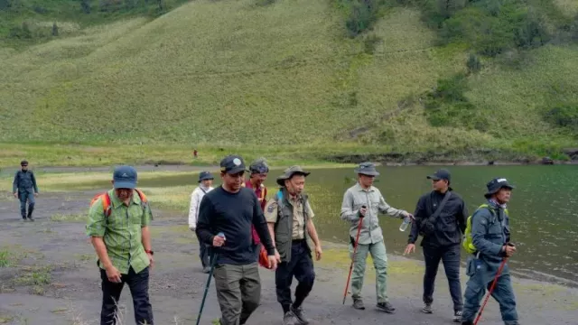 Kabar Baik! Jalur Pendakian Gunung Semeru Akhirnya Dibuka, Hanya Sampai Ranu Kumbolo - GenPI.co