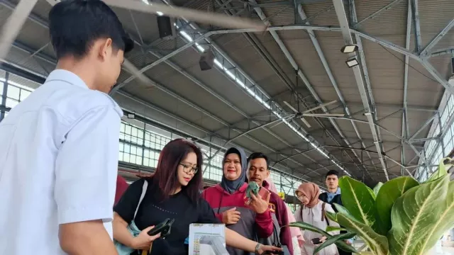 18,192 Juta Orang Naik Kereta Api saat Libur Natal dan Tahun Baru 2025 - GenPI.co