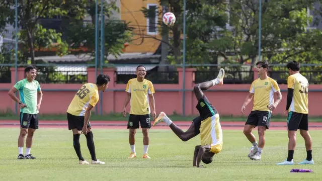 Tak Takut Persaingan, Kadek Raditya Sambut Bek Baru di Persebaya Surabaya dengan Positif - GenPI.co