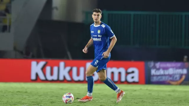 Hanya Kebobolan 11 Gol, Nick Kuipers Ungkap Rahasia Solidnya Pertahanan Persib Bandung - GenPI.co