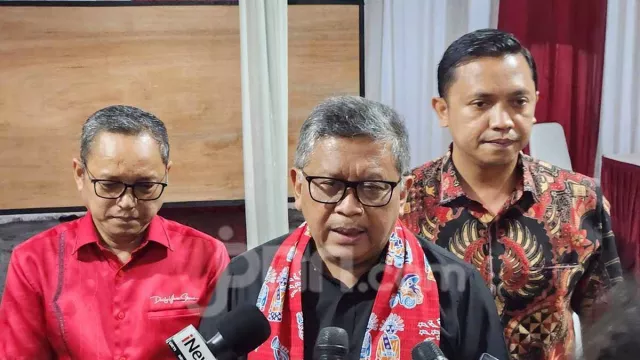 Hasto Sebut Megawati dan Prabowo Akan Komunikasi soal Rencana Pertemuan - GenPI.co