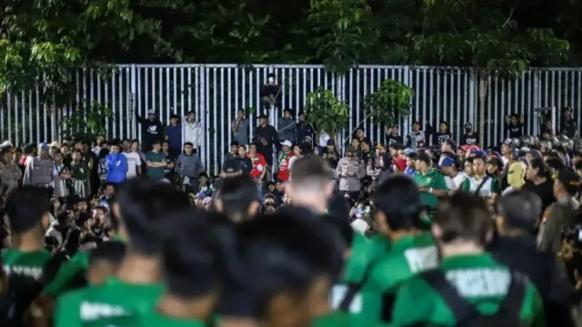 Persebaya Tanpa Kemenangan dalam 5 Laga Terakhir, Paul Munster Minta Maaf - GenPI.co