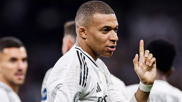 Cetak Hattrick ke Manchester City, Kylian Mbappe Merendah - GenPI.co