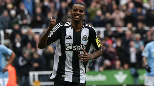 Newcastle United Bungkam Nottingham Forest, Alexander Isak Cetak Sejarah - GenPI.co