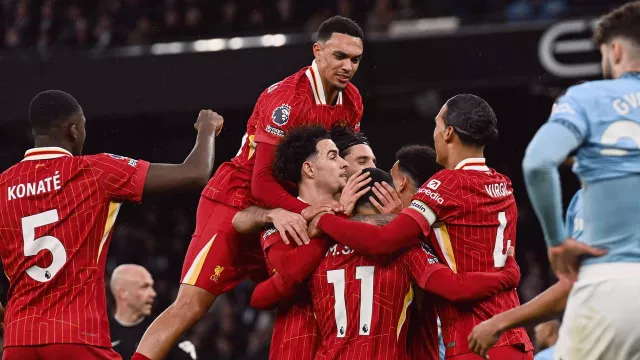 Legenda Manchester United Prediksi Liverpool Juara Liga Primer Inggris 2024/25 - GenPI.co